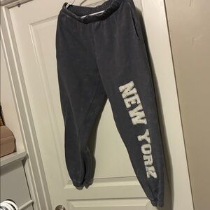 Gray Sweatpants with New York Print